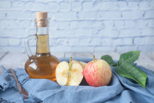 TREMPAGE DE PIEDS AU VINAIGRE DE CIDRE DE POMME. QU'EST-CE QUE C'EST ET EST-CE QUE CELA FONCTIONNE ?