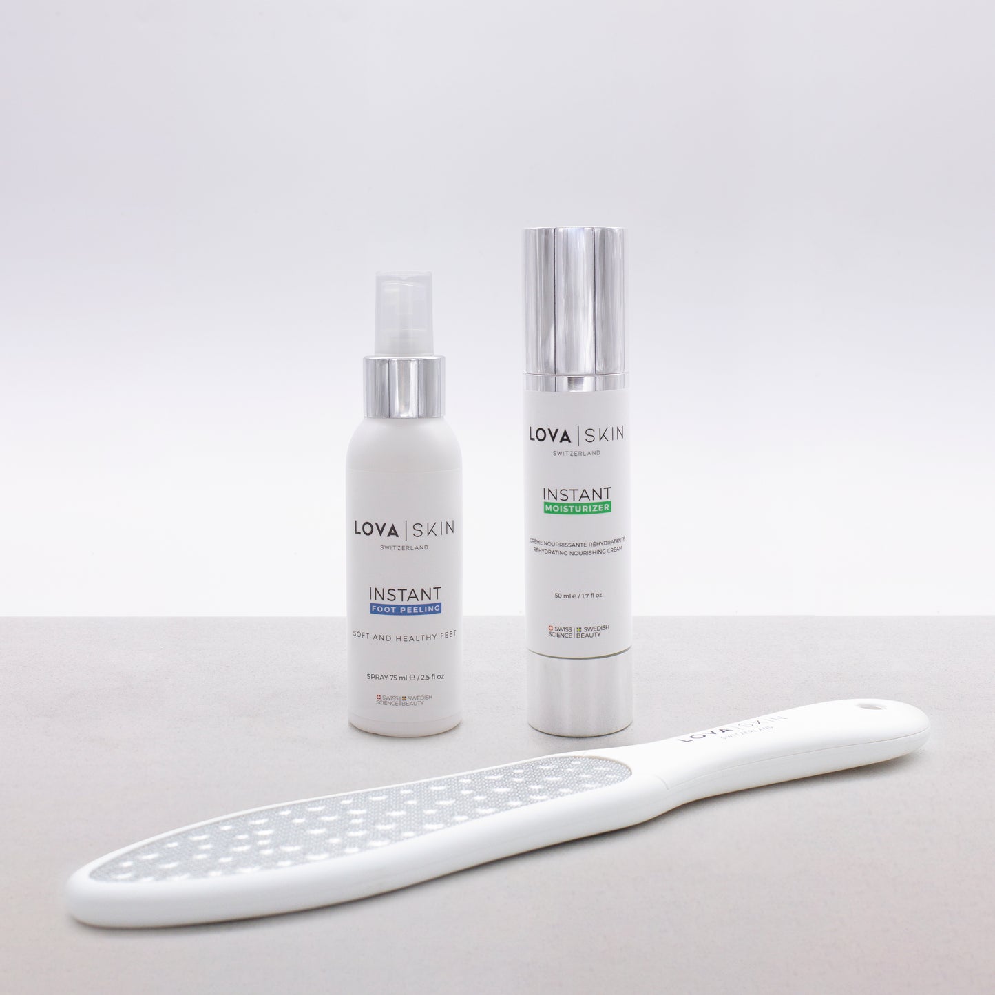 LOVASKIN INSTANT FOOT PEELING Kit Essentiel - Valeur sûre, 25 soins dans une bouteille