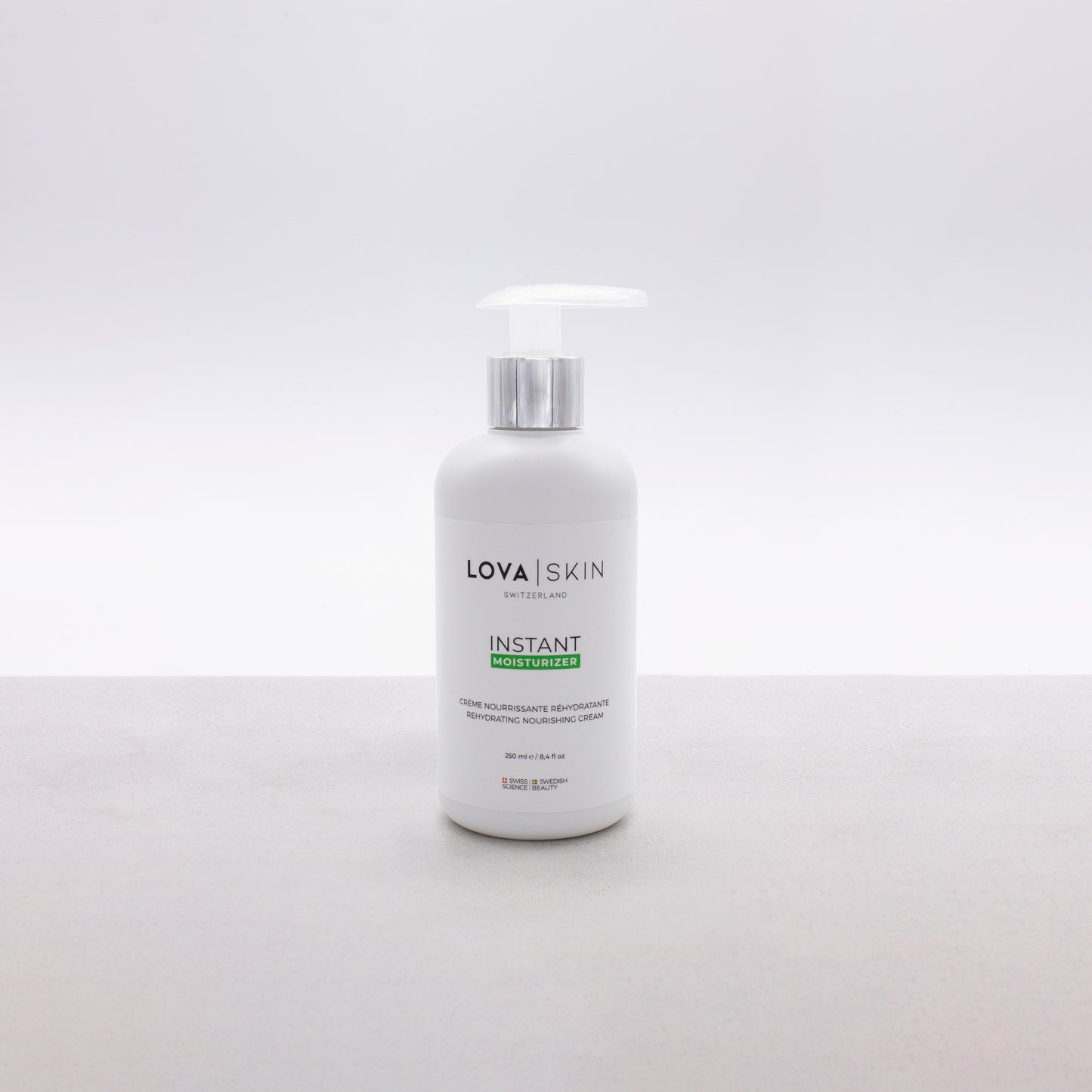 Lovaskin - Instant Foot Peel 250 ml refill et Instant Moisturizer 250 ml pump